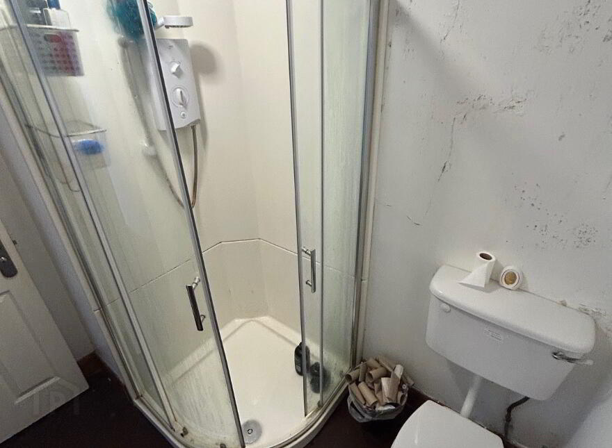 Flat 2, 5 Ashley Avenue, Belfast, BT9 7BN