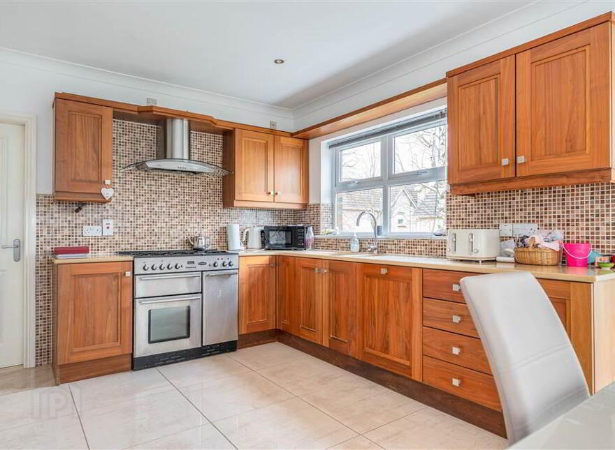 9 Knowehead Hill, Broughshane, BT43 7PD