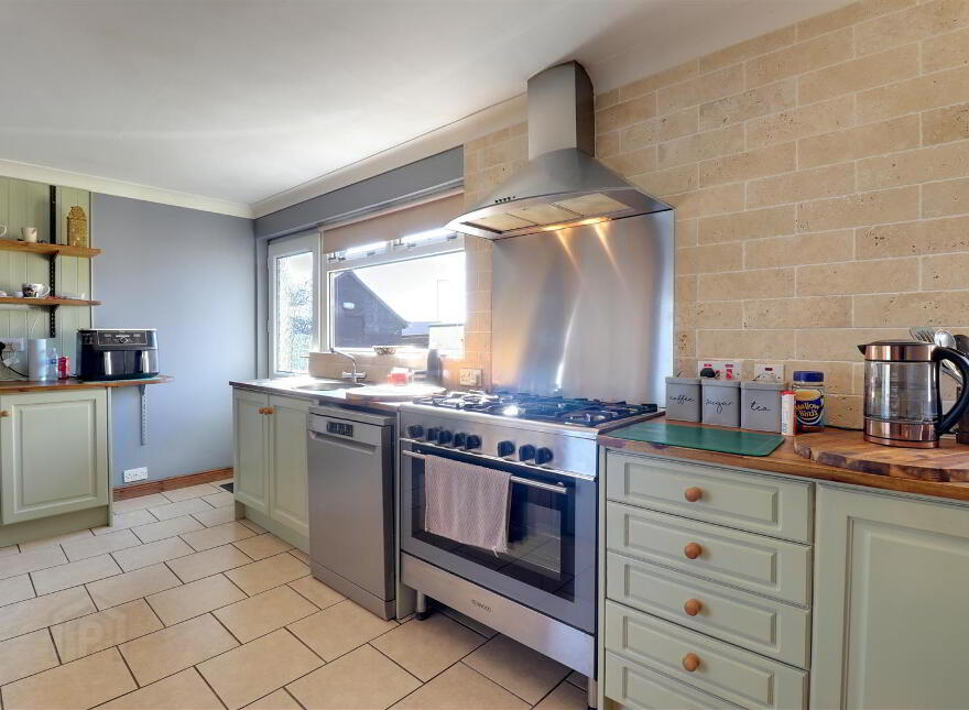 1 Stratheden Heights, Newtownards, BT23 8TD