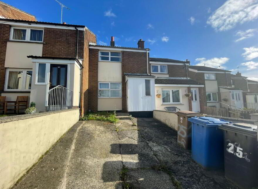 25 Langley Road, Ballynahinch, BT24 8BZ photo