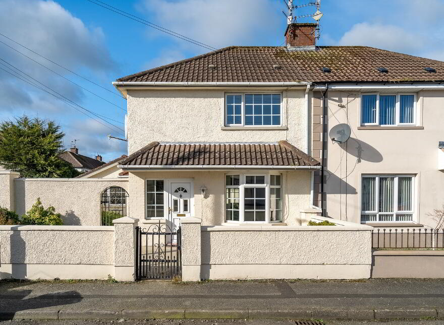 8 Pearse Gardens, Strabane, BT82 9AS