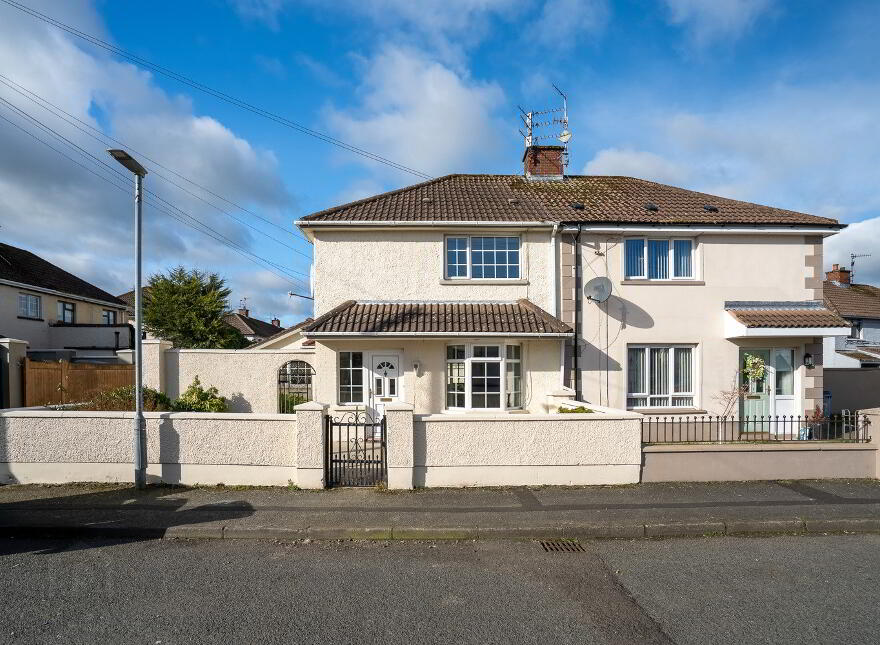 8 Pearse Gardens, Strabane, BT82 9AS