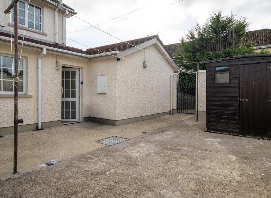 8 Pearse Gardens, Strabane, BT82 9AS