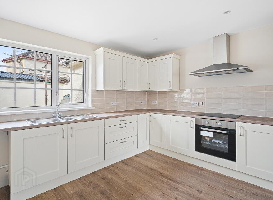8 Pearse Gardens, Strabane, BT82 9AS
