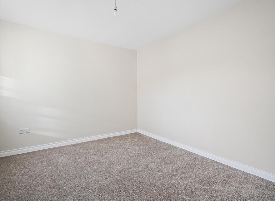 8 Pearse Gardens, Strabane, BT82 9AS