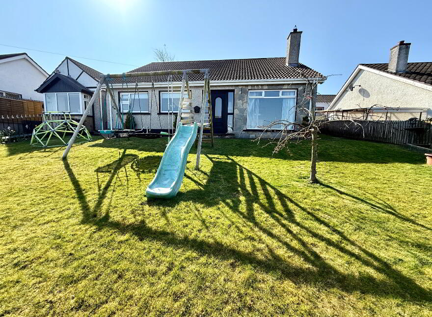 10 Iveagh Park, Greysteel, Derry, BT47 3DD