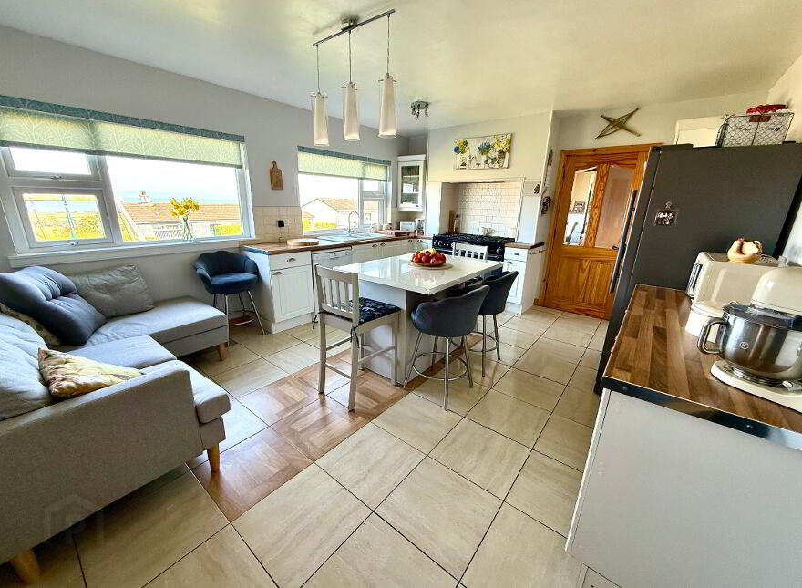 10 Iveagh Park, Greysteel, Derry, BT47 3DD
