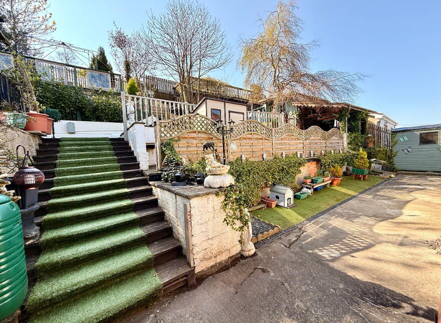 10 Iveagh Park, Greysteel, Derry, BT47 3DD