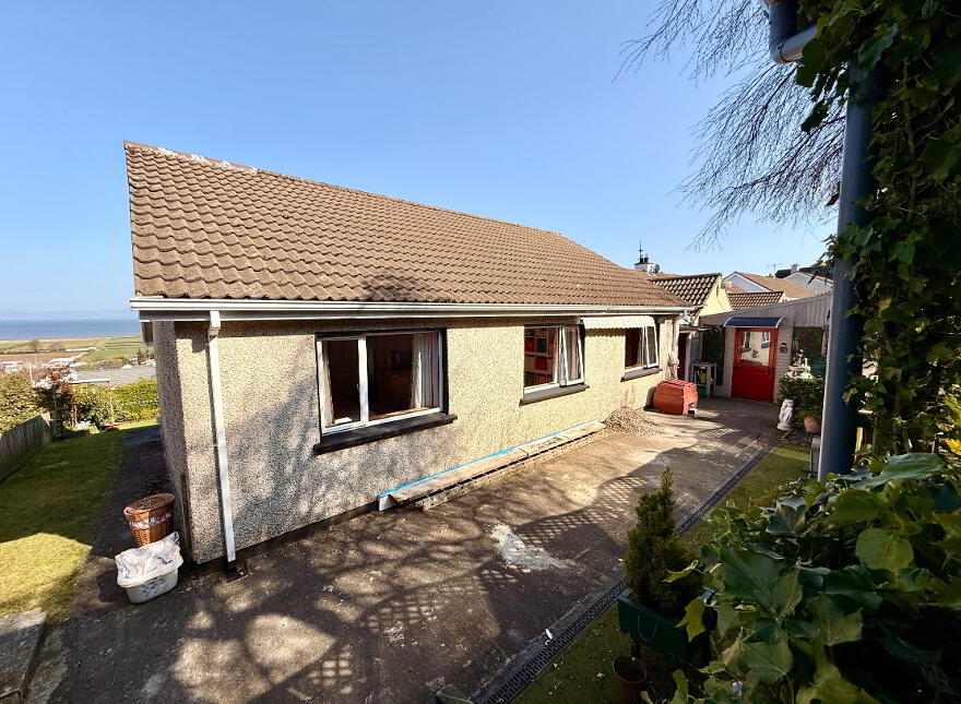 10 Iveagh Park, Greysteel, Derry, BT47 3DD