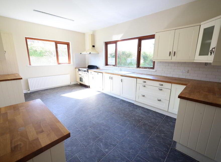 16 Riverside, Carrigaline, P43VW71