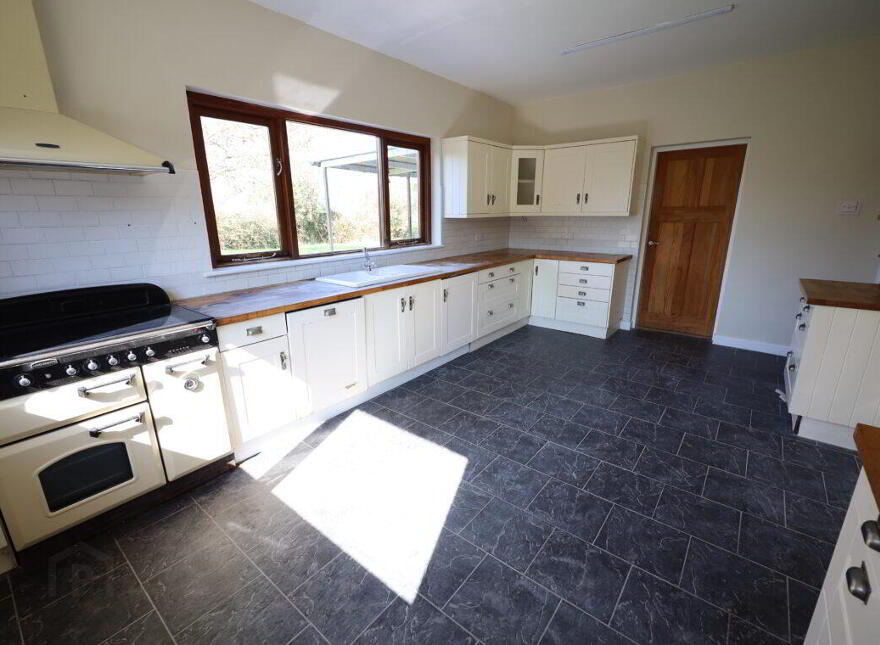 16 Riverside, Carrigaline, P43VW71