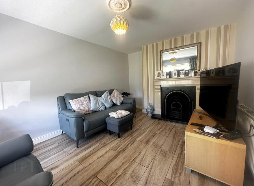 10 Mellowes Crescent, Finglas, Dublin, D11E9A2