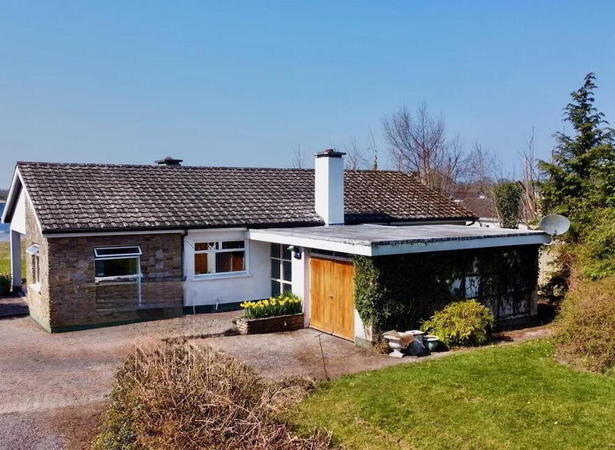 Ballykeeran Beg, Athlone, N37VR82