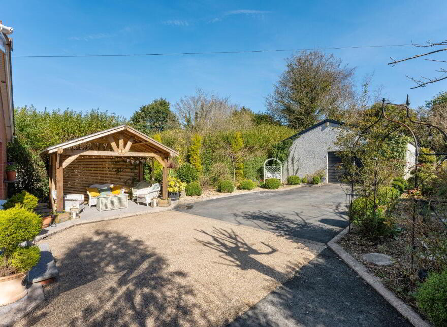 614 Saintfield Road, Carryduff, Belfast, BT8 8BL