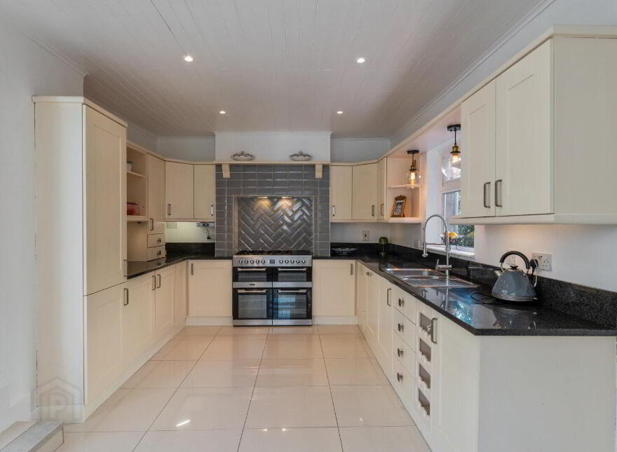 614 Saintfield Road, Carryduff, Belfast, BT8 8BL
