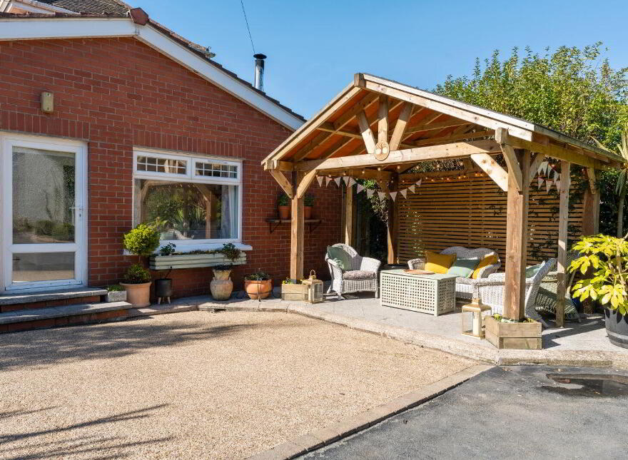 614 Saintfield Road, Carryduff, Belfast, BT8 8BL