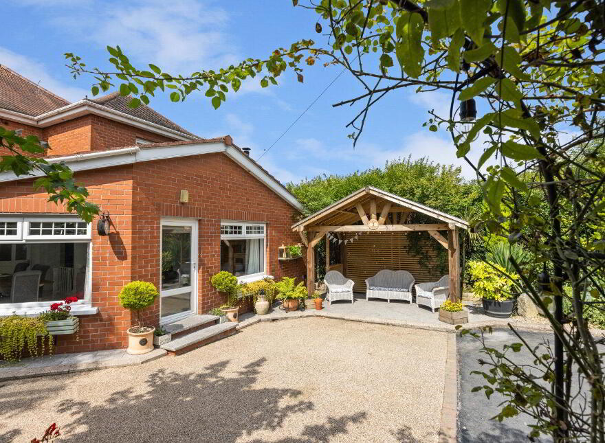 614 Saintfield Road, Carryduff, Belfast, BT8 8BL