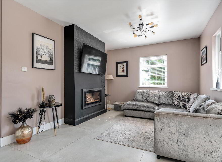 23 Downpatrick Road, Crossgar, BT30 9EQ