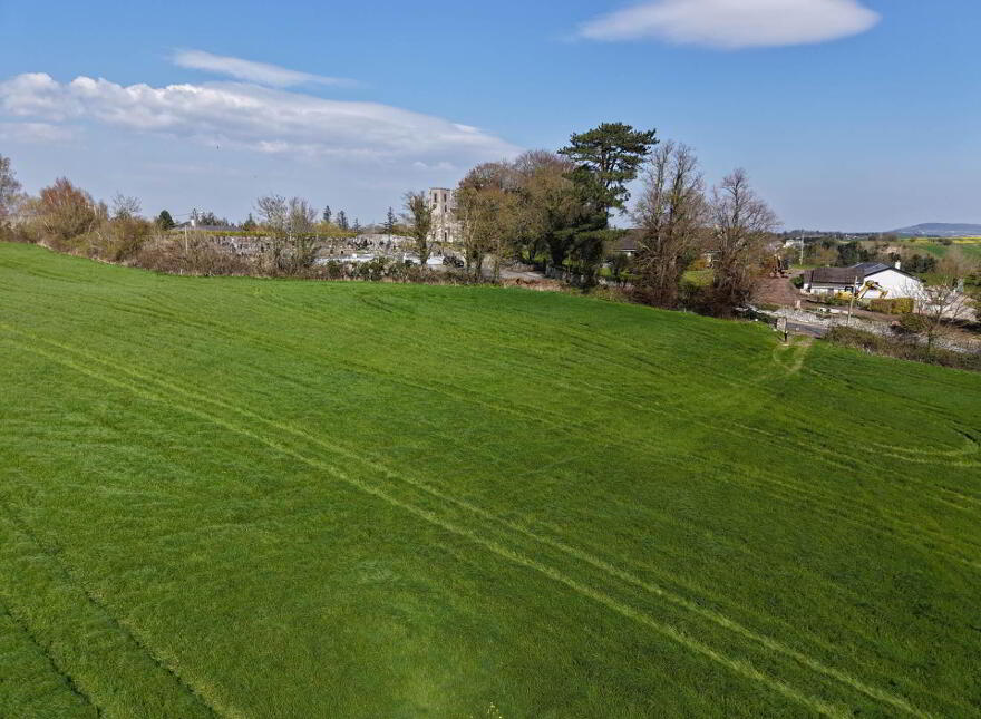 Lands, At, Ardfinnan