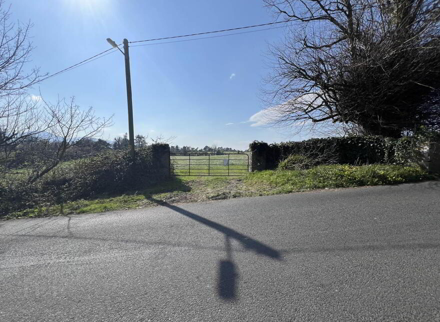 Lands, At, Ardfinnan