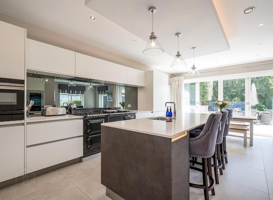 4 Shrewsbury Park, Belfast, BT9 6PN