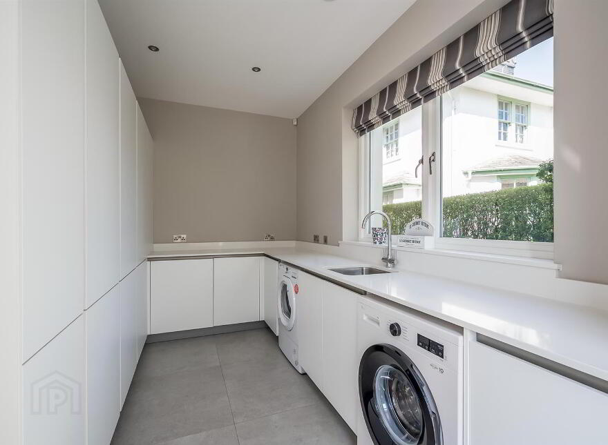 4 Shrewsbury Park, Belfast, BT9 6PN