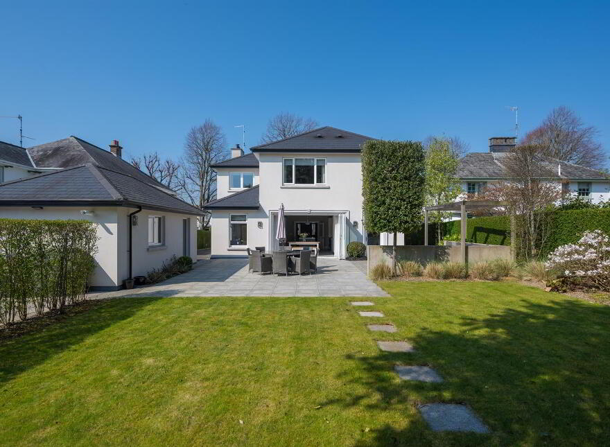4 Shrewsbury Park, Belfast, BT9 6PN