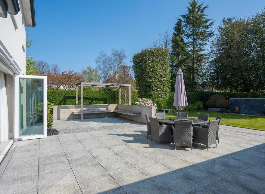 4 Shrewsbury Park, Belfast, BT9 6PN