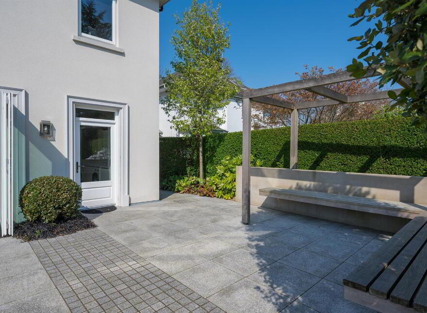 4 Shrewsbury Park, Belfast, BT9 6PN