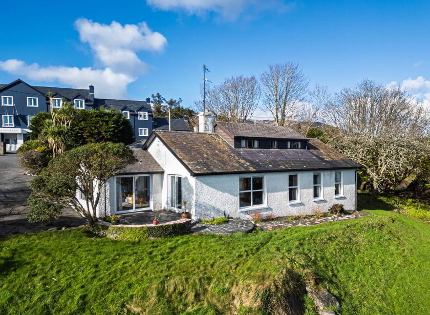 Orchard House, East End, Schull, P81AX02
