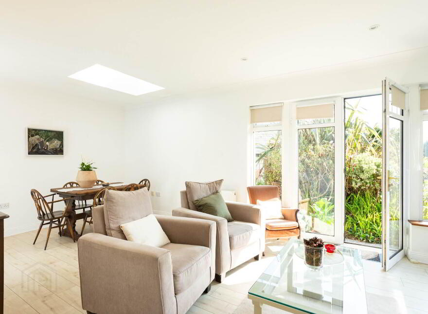 Orchard House, East End, Schull, P81AX02