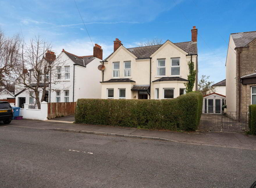 4 Ardgreenan Drive, Ballyhackamore, Belfast, BT4 3FQ