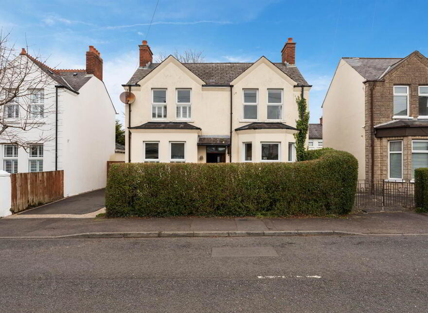 4 Ardgreenan Drive, Ballyhackamore, Belfast, BT4 3FQ