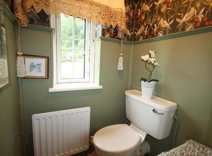 56 Ballymaglave Road, Ballynahinch, BT24 8QB