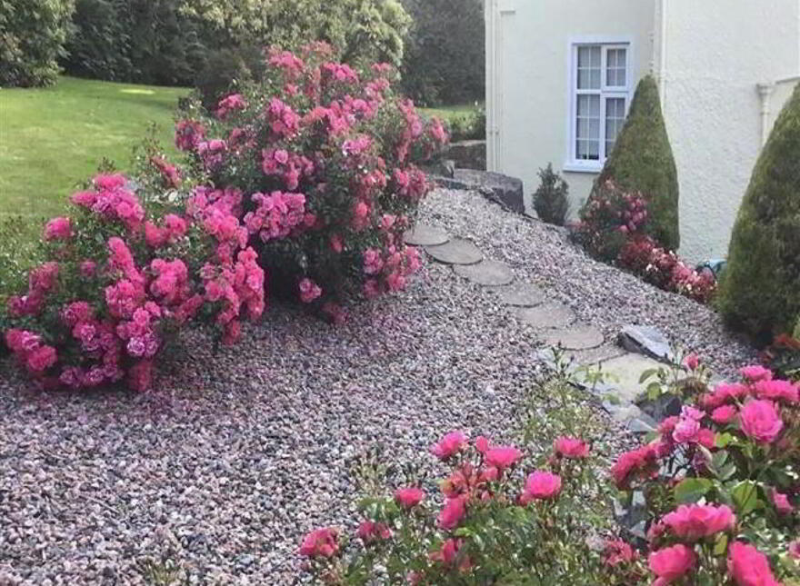 56 Ballymaglave Road, Ballynahinch, BT24 8QB