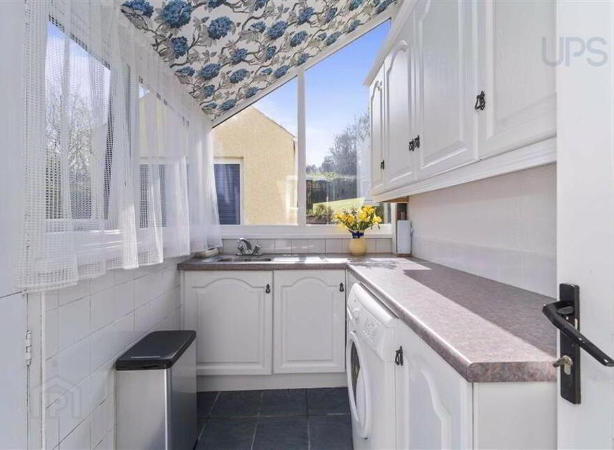 56 Ballymaglave Road, Ballynahinch, BT24 8QB