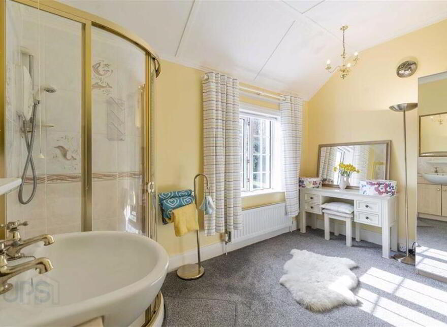 56 Ballymaglave Road, Ballynahinch, BT24 8QB