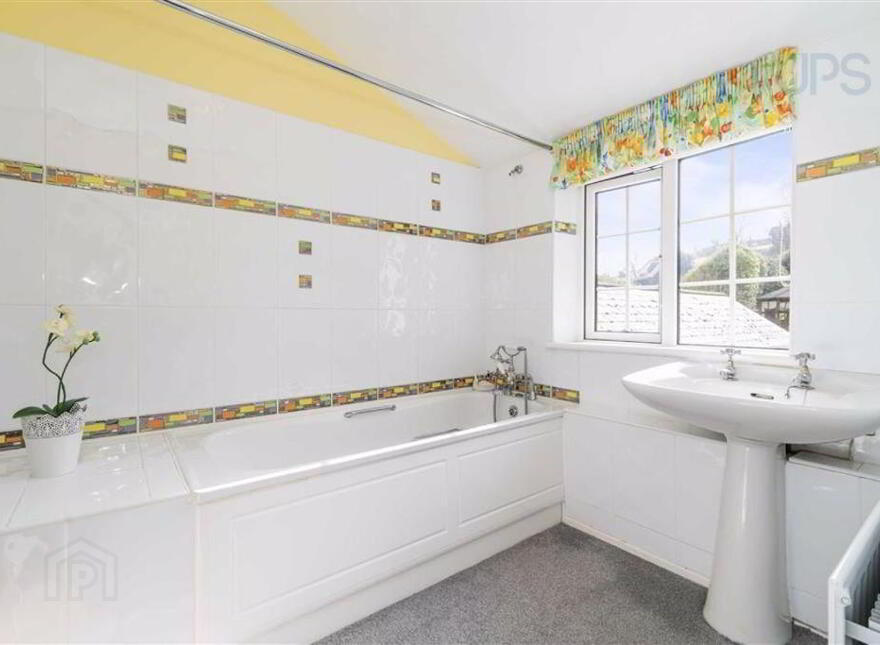56 Ballymaglave Road, Ballynahinch, BT24 8QB