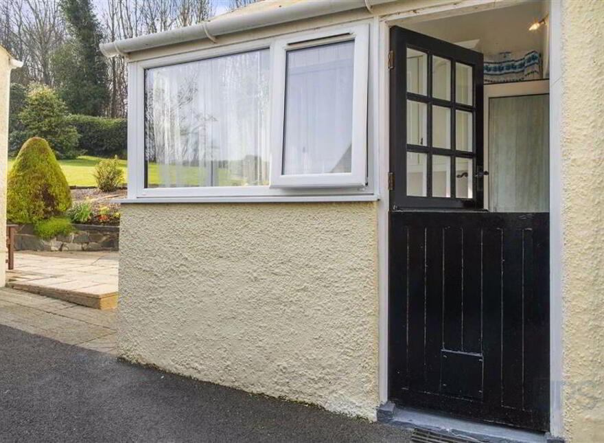 56 Ballymaglave Road, Ballynahinch, BT24 8QB