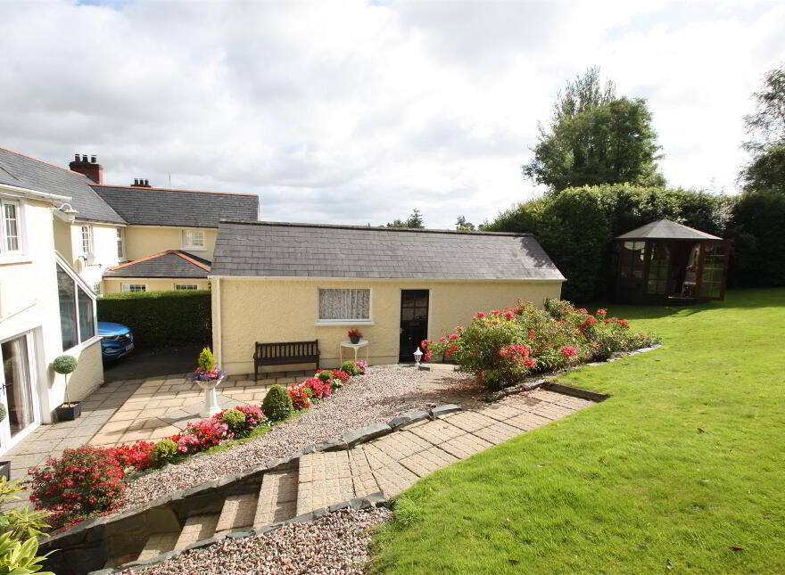 56 Ballymaglave Road, Ballynahinch, BT24 8QB