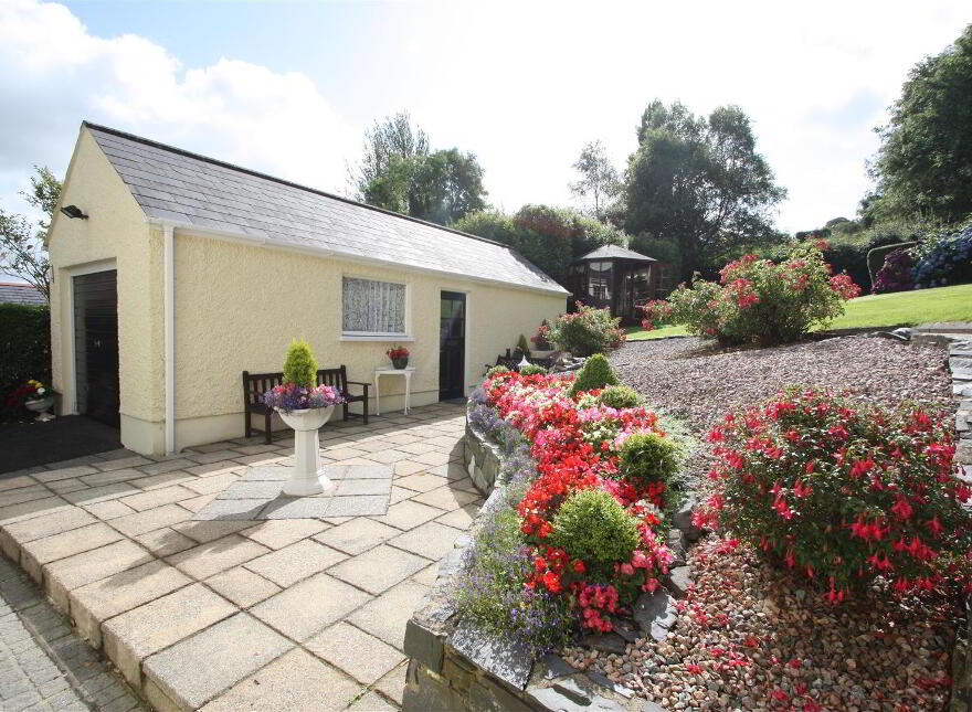 56 Ballymaglave Road, Ballynahinch, BT24 8QB