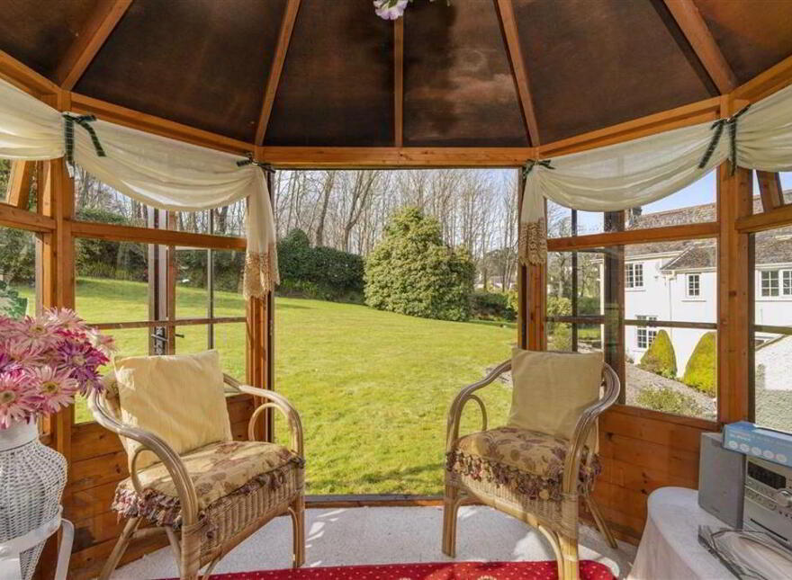 56 Ballymaglave Road, Ballynahinch, BT24 8QB