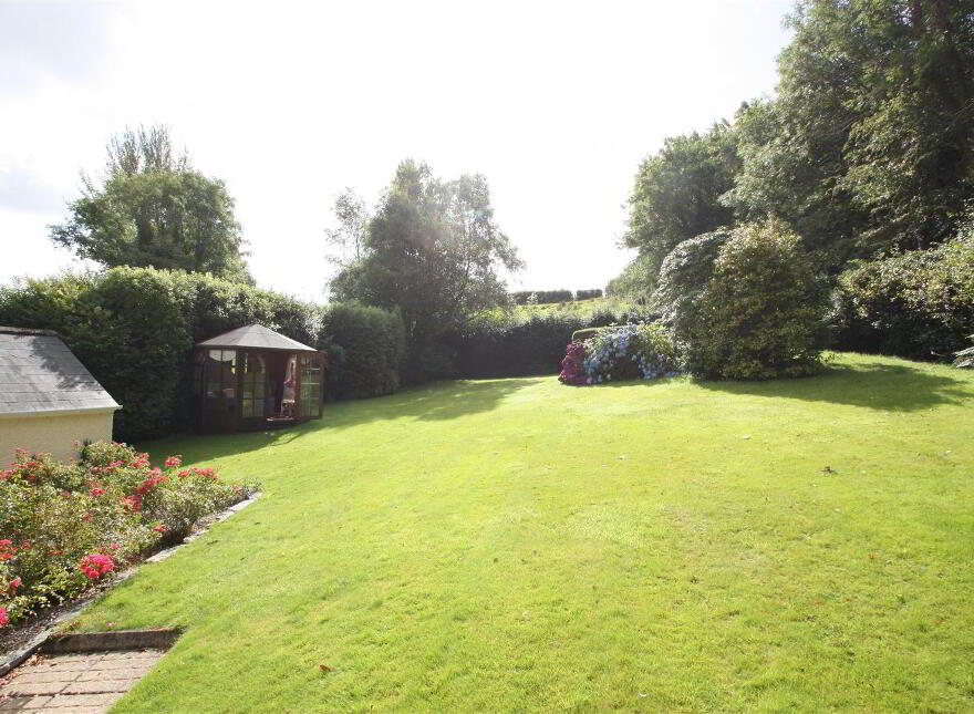 56 Ballymaglave Road, Ballynahinch, BT24 8QB