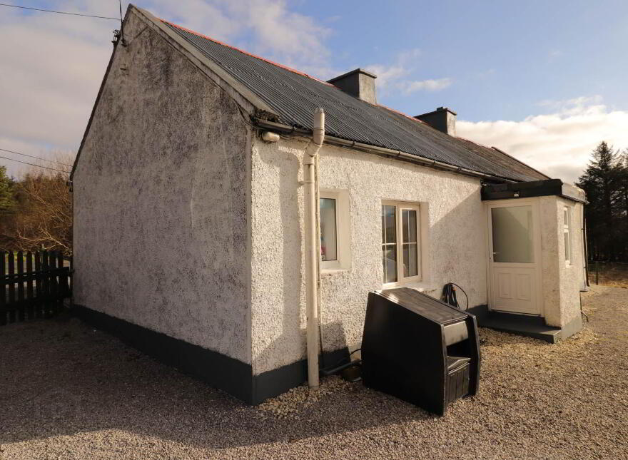 Roadside Cottage, Unshogagh, Blacklion, F91D894