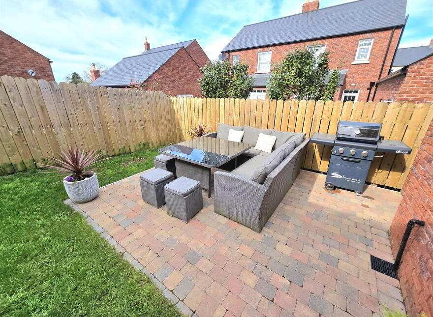 17 Governors Gate Demesne, Hillsborough, BT26 6TU