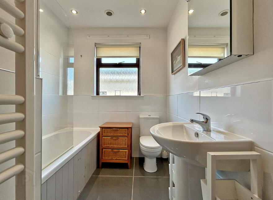 3 Meadow Park, Portballintrae, BT57 8TQ