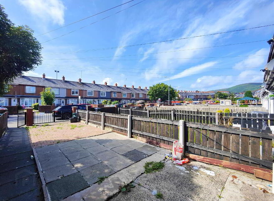 172 Brompton Park, Belfast, BT14 7LE