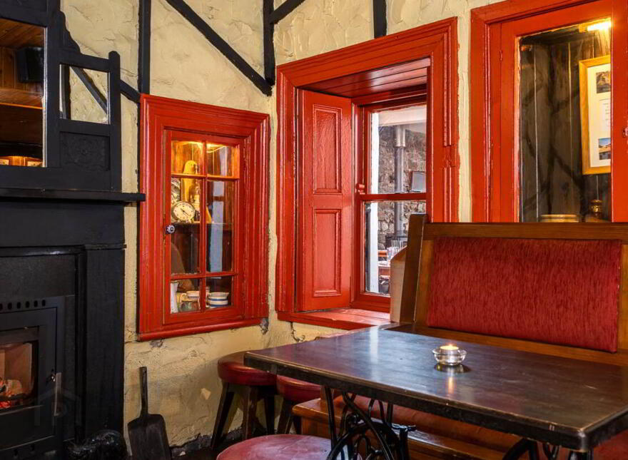 Hennessy`s Gastro Pub, Main Street, Ferbane, R42N628