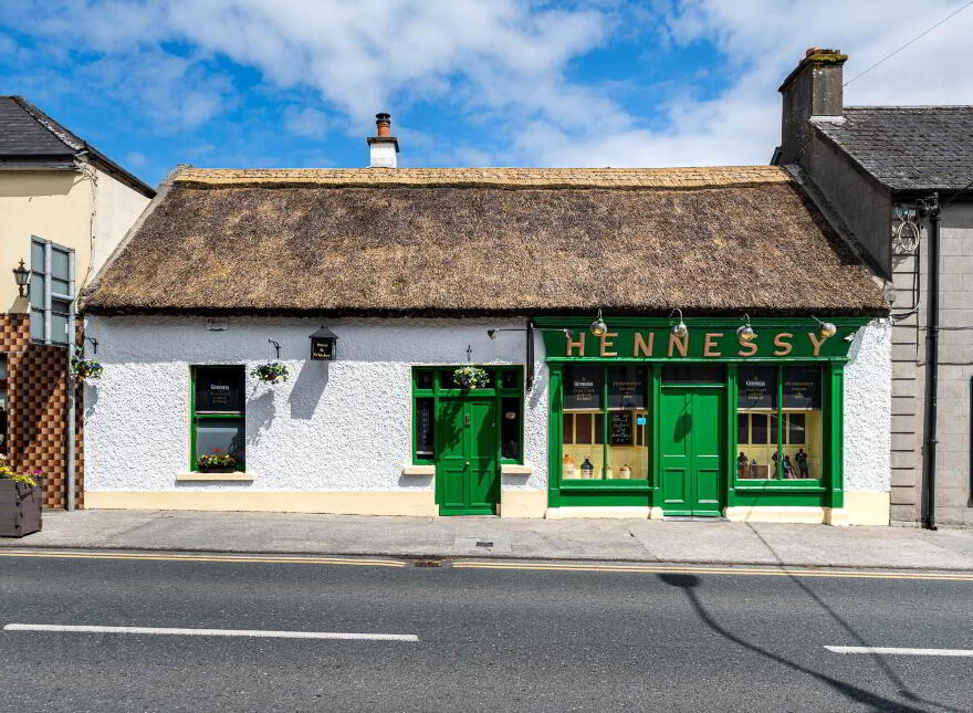 Hennessy`s Gastro Pub, Main Street, Ferbane, R42N628