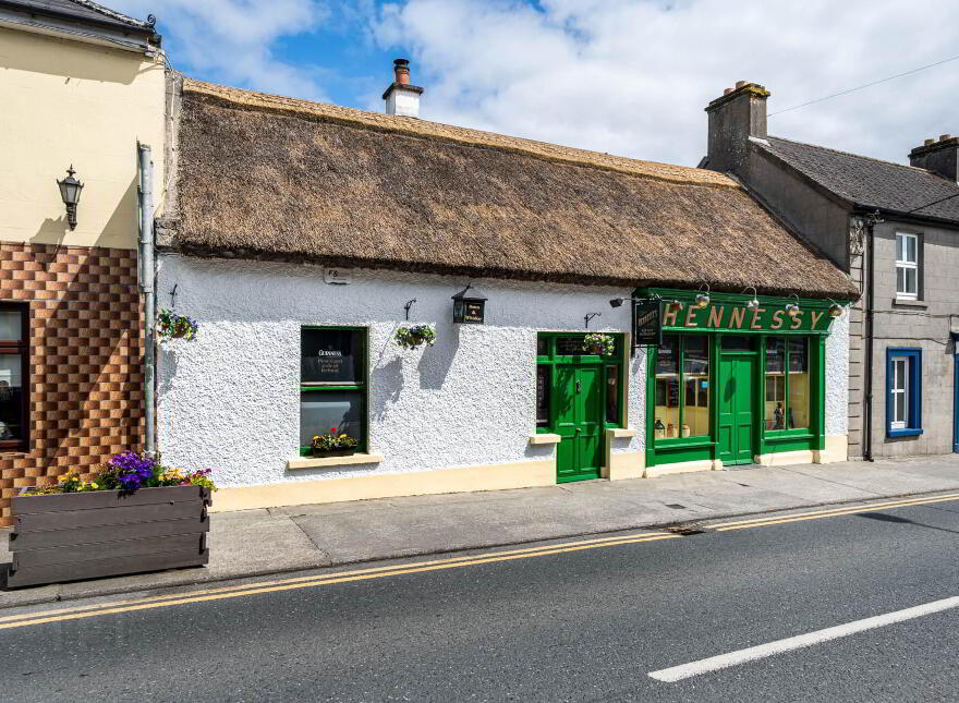 Hennessy`s Gastro Pub, Main Street, Ferbane, R42N628